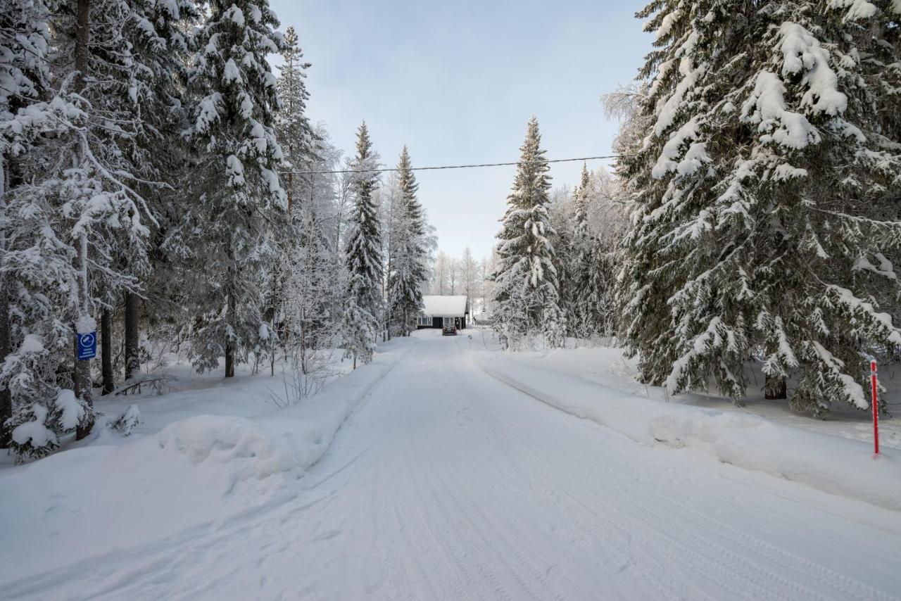 Laehderinne - 2 Bedroom Log Cabin, Private Beach, Wifi & Sauna Puolanka Екстер'єр фото