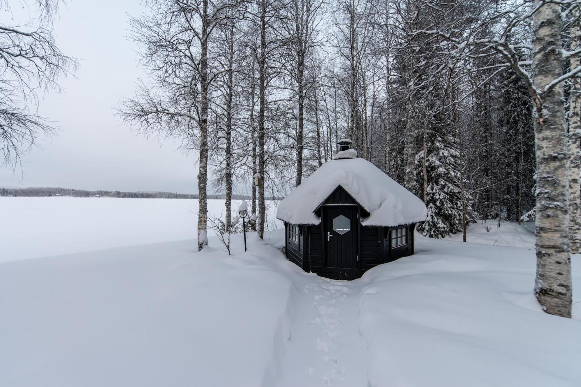 Laehderinne - 2 Bedroom Log Cabin, Private Beach, Wifi & Sauna Puolanka Екстер'єр фото